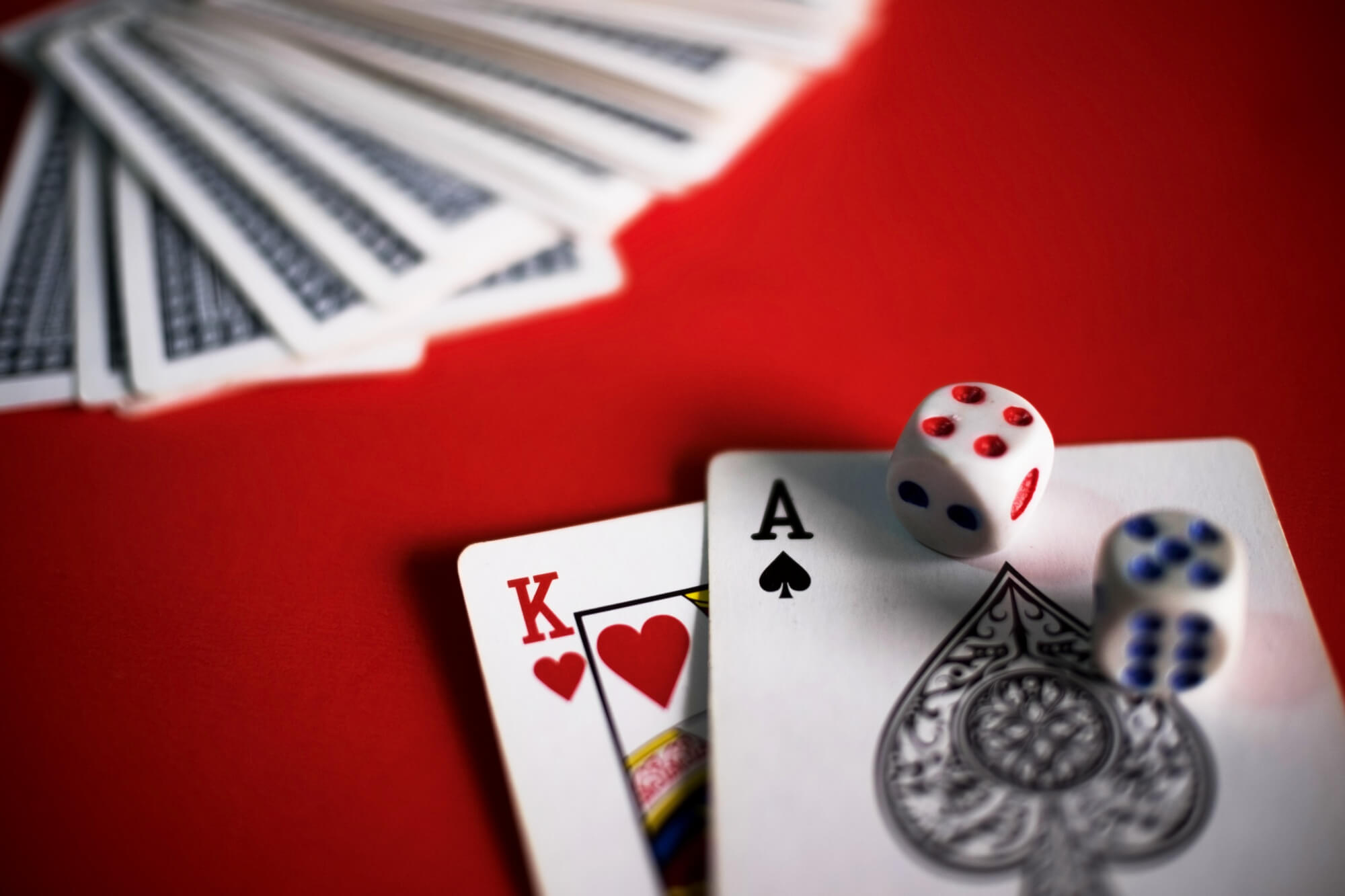 Nettipokeri aloittelijoille – vinkit pelaamiseen